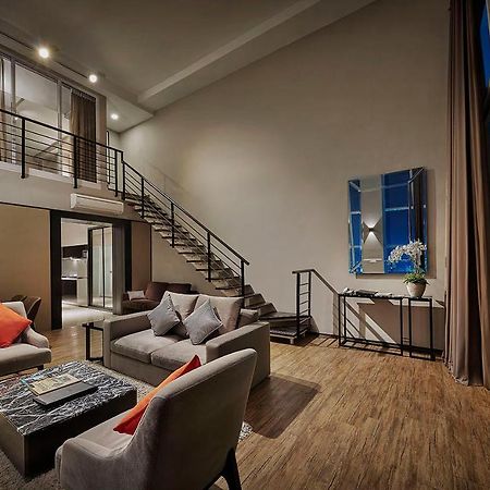 Maritime Luxury Suites Джорджтаун Экстерьер фото