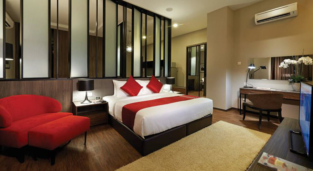Maritime Luxury Suites Джорджтаун Экстерьер фото