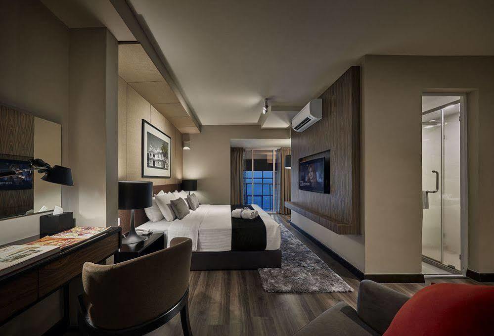 Maritime Luxury Suites Джорджтаун Экстерьер фото