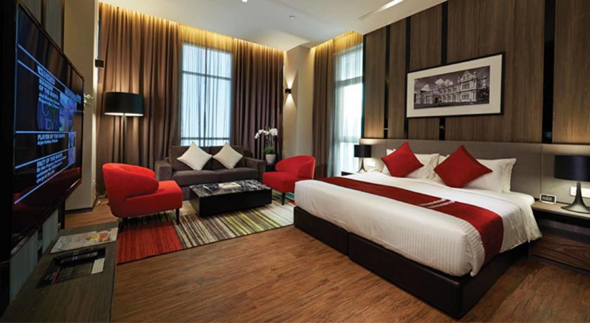 Maritime Luxury Suites Джорджтаун Экстерьер фото